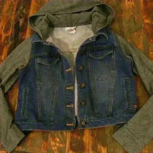 Matilda Jane 435 Hooded moon beam cropped denim jacket size 12